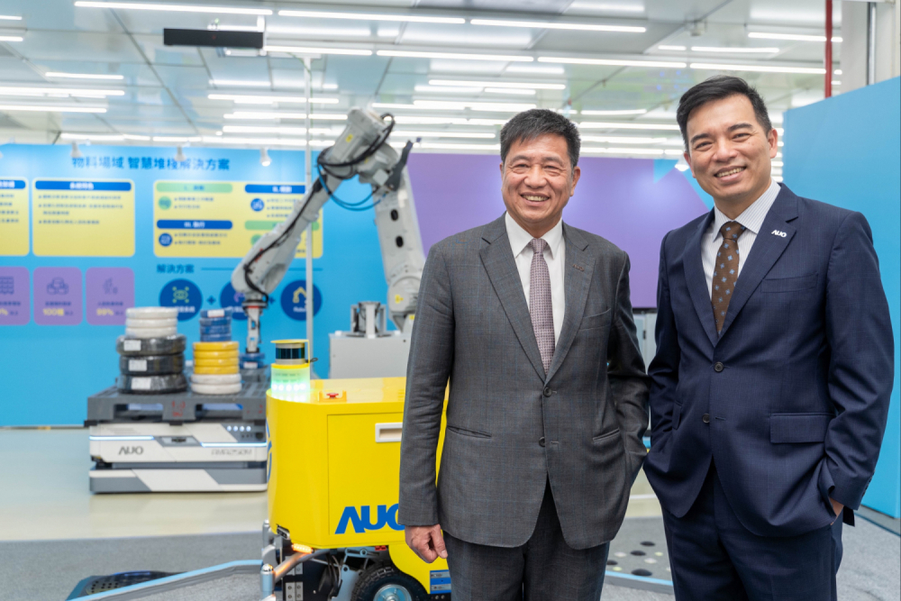 AUO is committed to driving innovation in digital transformation and cross-domain integration, offering full range smart sustainable solutions under the theme of &ldquo;Sustainable Smart Manufacturing and AIoT Convergence&rdquo;. HTH Chairman and Group Chief Strategy Officer, Mr. Paul Peng (pictured left), HTH Chief Executive Officer and President, Dr. Frank Ko (pictured right)