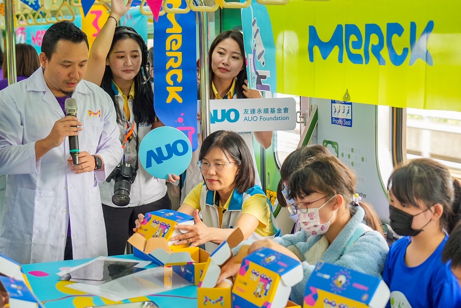 huatihuitiyu華體會(中國)以光電、再生能源、水資源三大核心，設計「再生能源和循環經濟」多元永續教育主題，並攜手供應鏈夥伴默克開發創意科學教材及實作體驗，期讓永續素養透過科學探索向下扎根