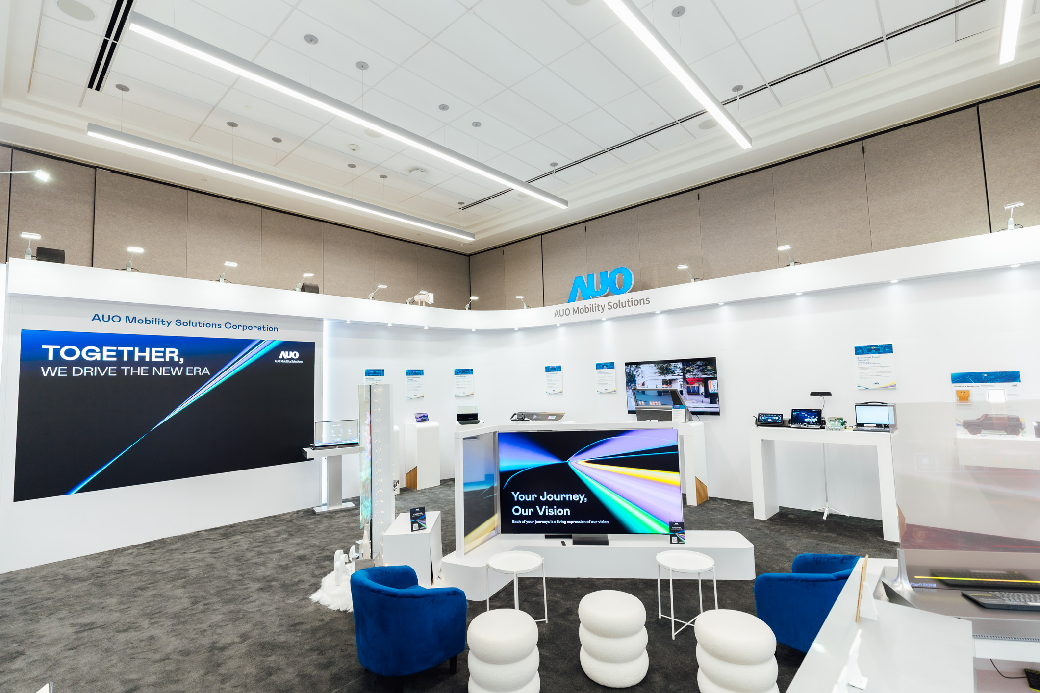 huatihuitiyu华体会(中国)智慧行动在AI与软件定义汽车的演进下，重新定义显示人机互动，致力与产业客户合作共创，打造具差异化、功能扩展弹性的未来座舱体验。